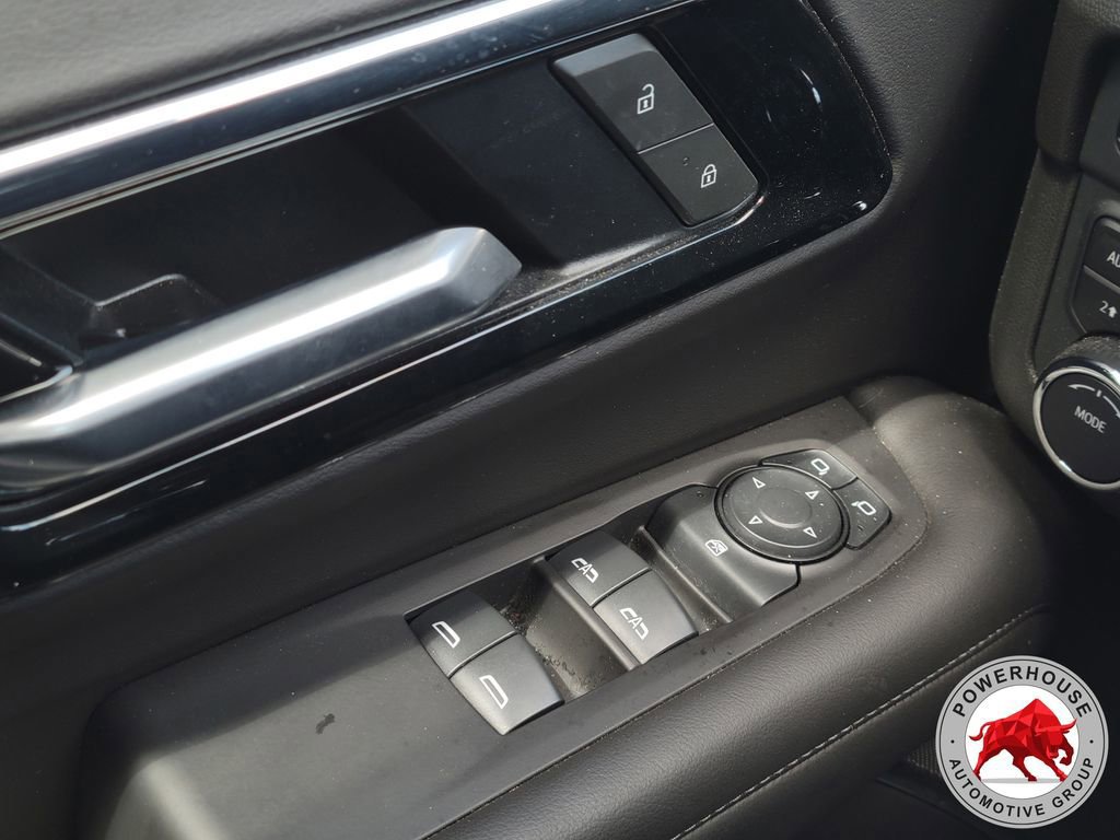 Used 2025 Chevrolet Suburban LS image 28