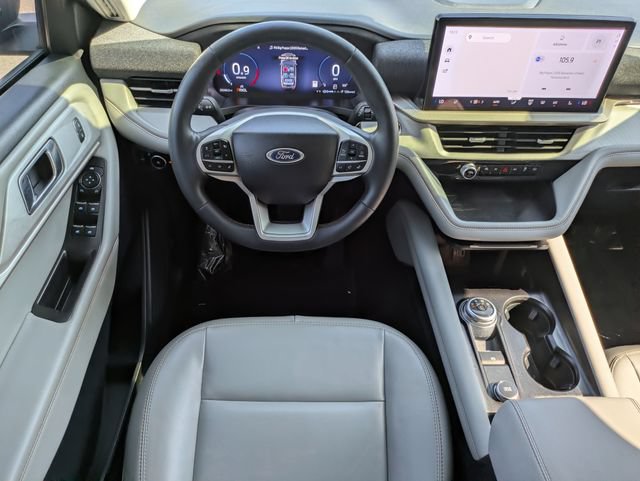 Certified 2025 Ford Explorer Active w/ Active Comfort Package RWD image 16
