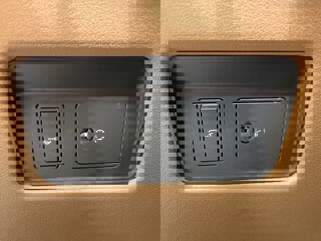 Used 2021 Jaguar F-PACE S image 39