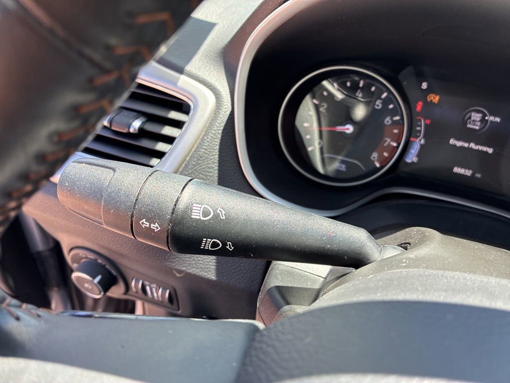 Used 2019 Jeep Compass Latitude w/ Popular Equipment Group FWD image 29
