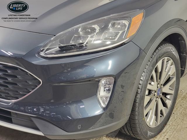 Certified 2022 Ford Escape Titanium w/ Class II Trailer Tow Package image 9