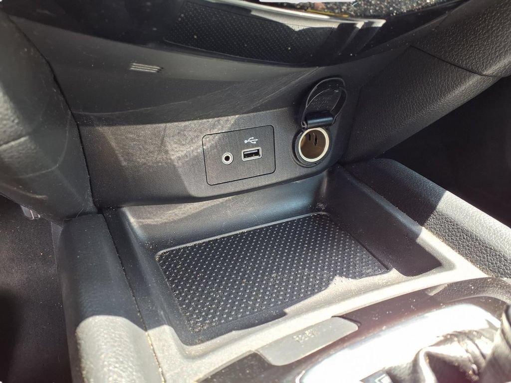 Used 2019 Nissan Rogue SV FWD image 15