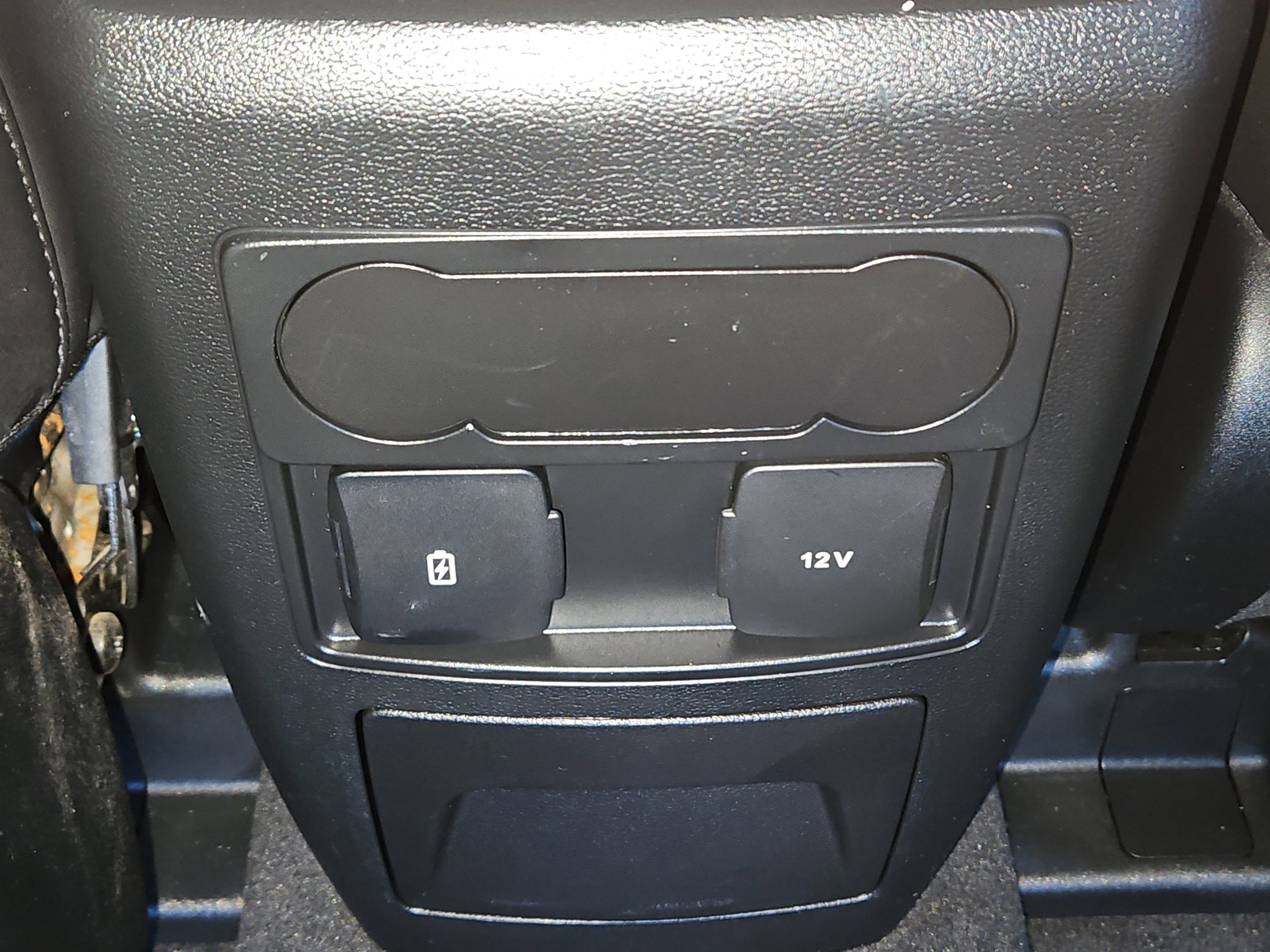 Certified 2022 Ford Explorer XLT w/ Equipment Group 202A image 18