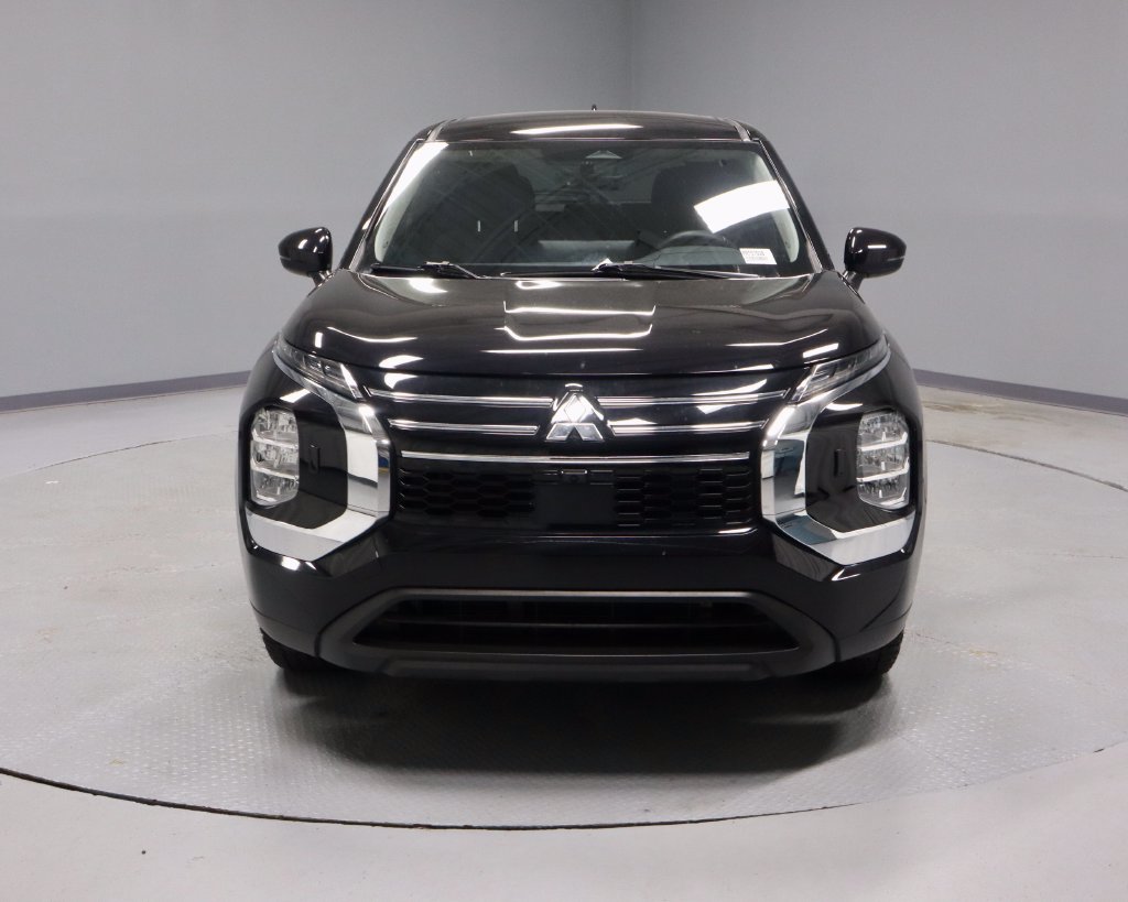 Used 2025 Mitsubishi Outlander ES AWD/4WD image 5