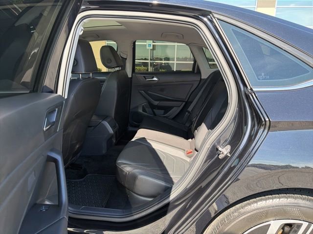 Used 2024 Volkswagen Jetta SEL FWD image 12
