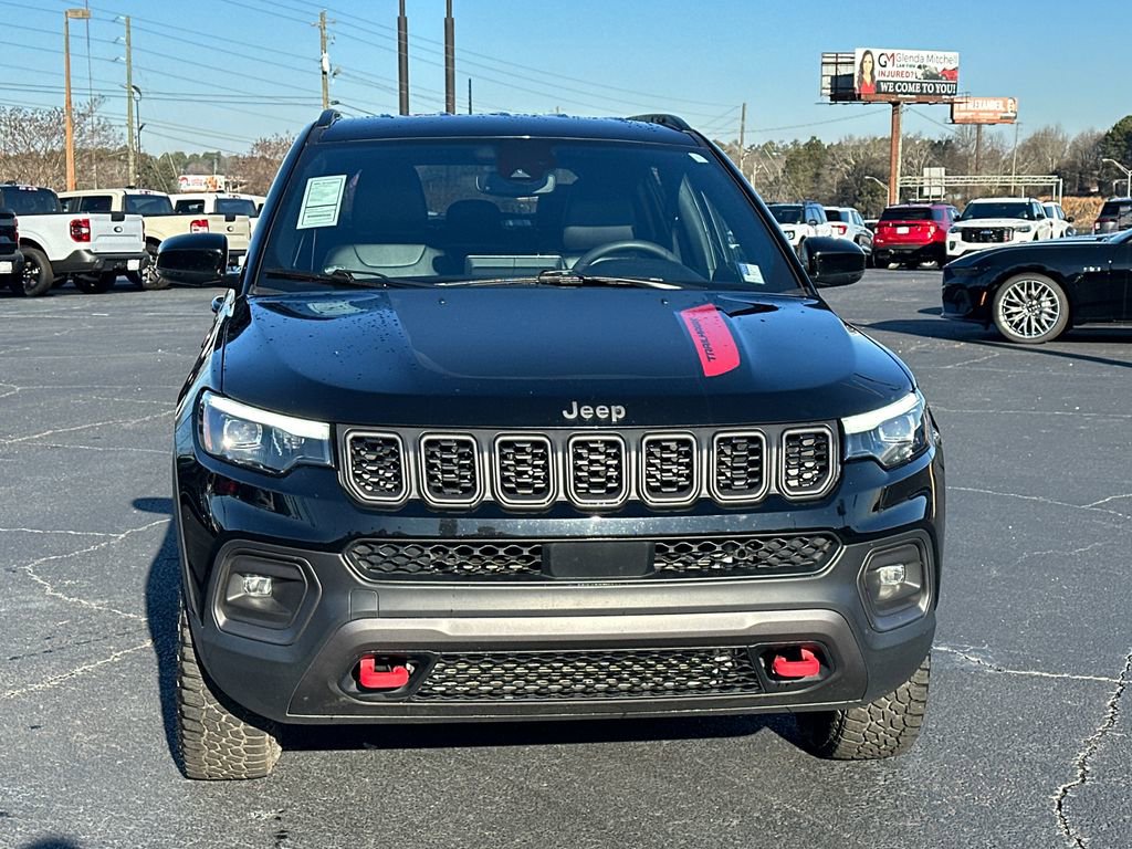 Used 2025 Jeep Compass Trailhawk w/ Trailhawk Elite Group AWD/4WD image 2