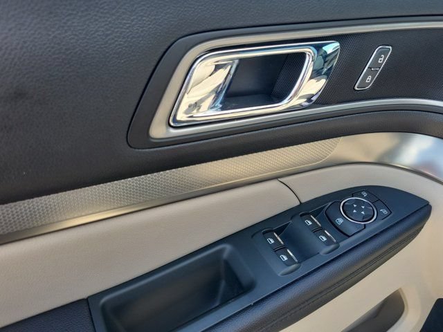 Certified 2018 Ford Explorer XLT FWD image 22