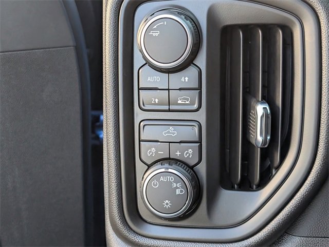 Used 2023 Chevrolet Silverado 1500 Custom image 25