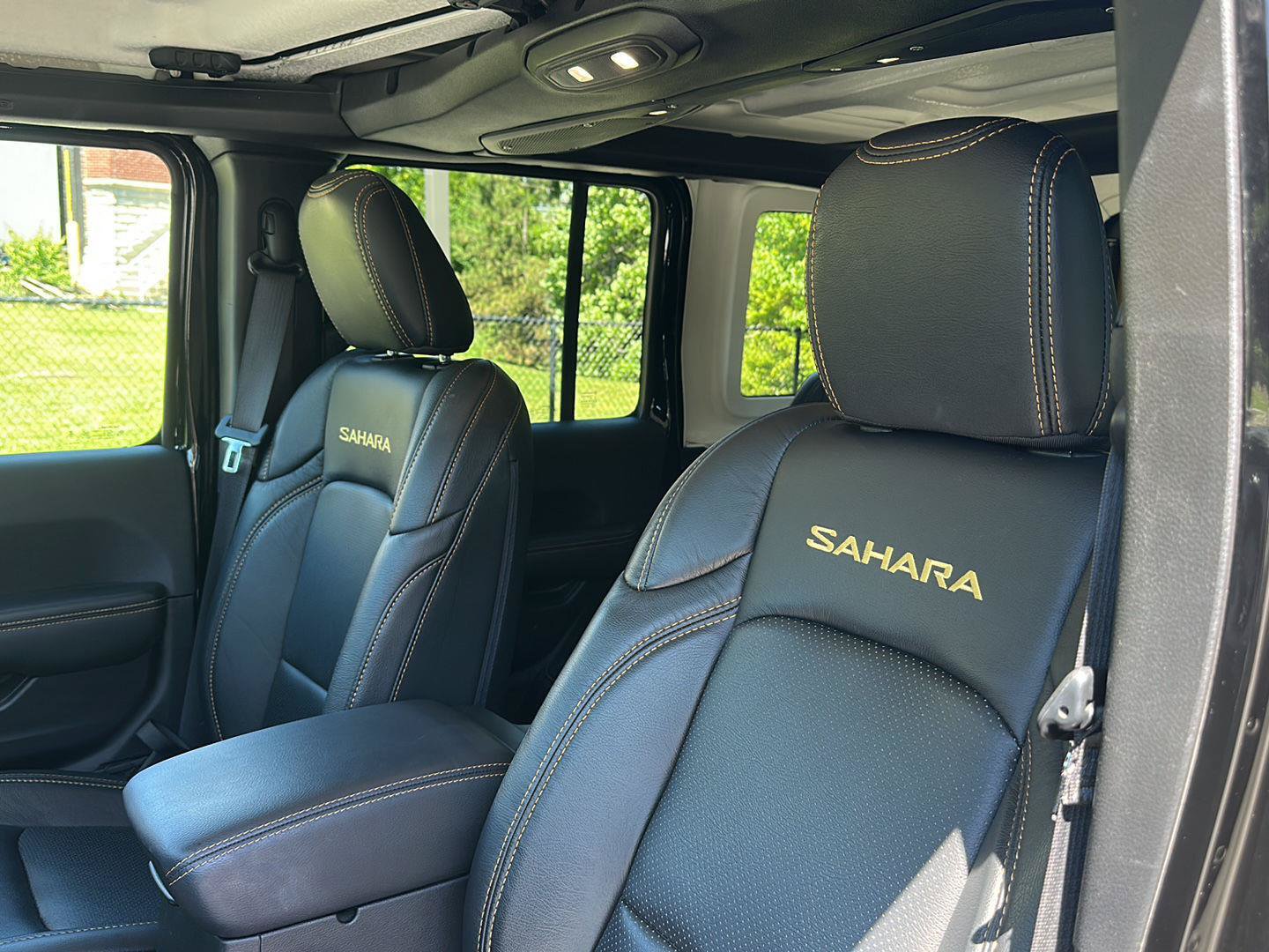 Used 2024 Jeep Wrangler Unlimited Sahara w/ Technology Group AWD/4WD image 11