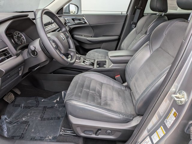 Used 2022 Mitsubishi Outlander SE image 16