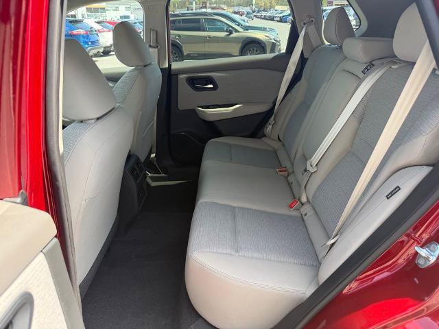 Used 2023 Nissan Rogue SV AWD/4WD image 12