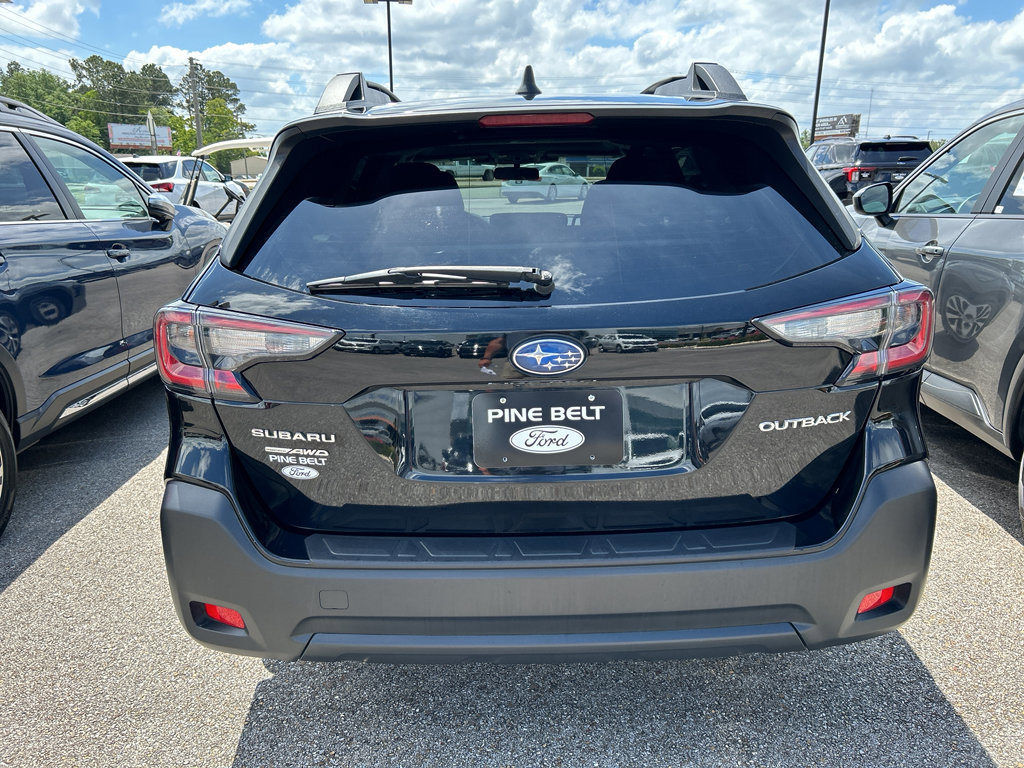 Used 2023 Subaru Outback Premium image 2