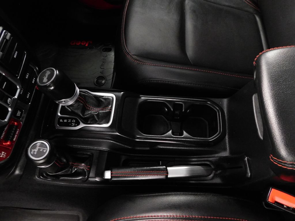Used 2020 Jeep Wrangler Unlimited Rubicon w/ Dual Top Group AWD/4WD image 23