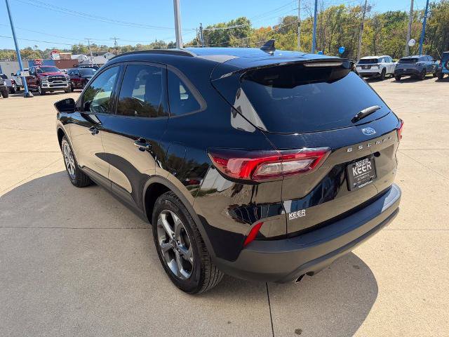 Certified 2025 Ford Escape ST-Line Select AWD/4WD image 5