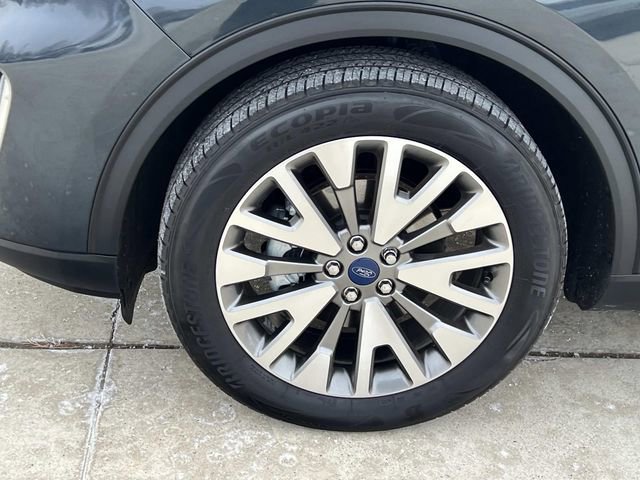 Certified 2022 Ford Escape Titanium w/ Class II Trailer Tow Package image 9