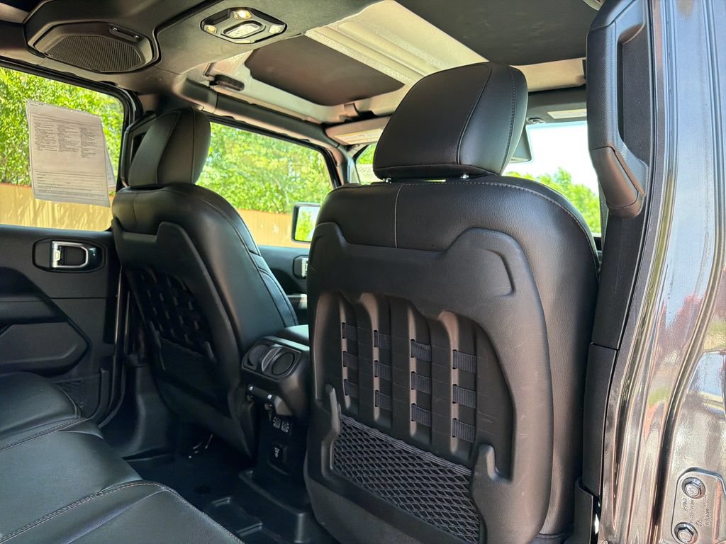 Used 2021 Jeep Wrangler Unlimited Rubicon AWD/4WD image 30