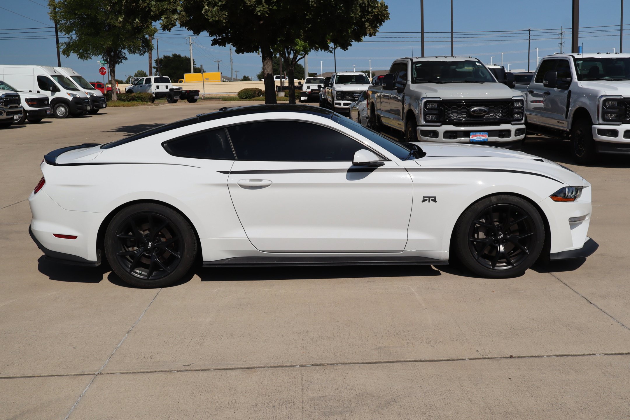 Certified 2020 Ford Mustang GT Premium w/ Black Accent Package RWD image 2