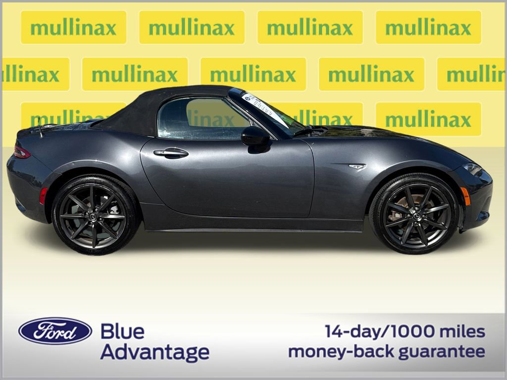 Used 2017 MAZDA MX-5 Miata Club image 2