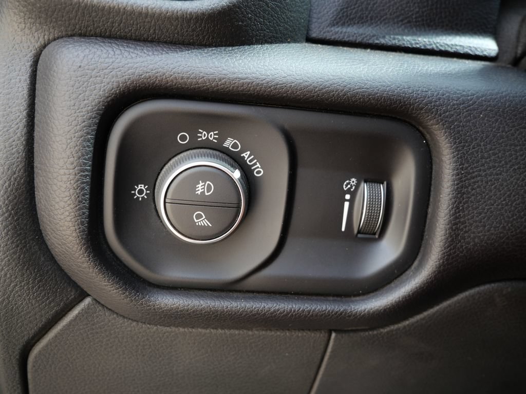 Used 2022 RAM 2500 Big Horn w/ Night Edition AWD/4WD image 27