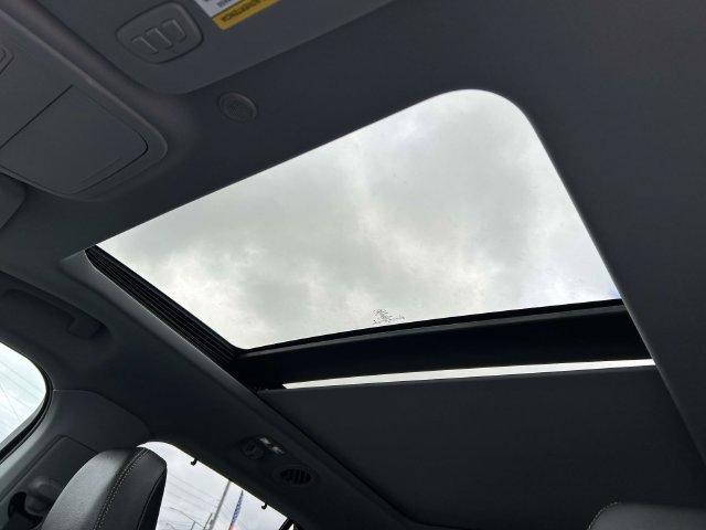 Certified 2023 Ford Explorer Limited w/ Limited Technology Package RWD image 32