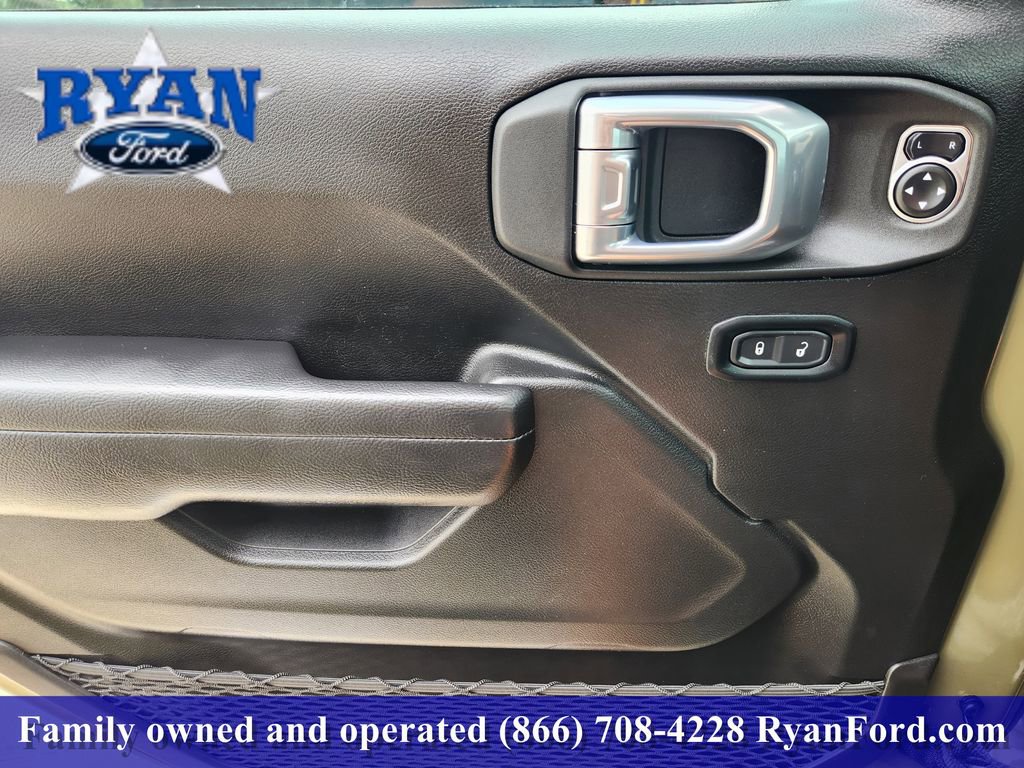 Used 2025 Jeep Wrangler Unlimited Sport AWD/4WD image 16
