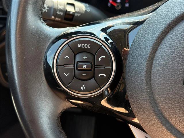 Used 2022 Kia Soul GT-Line FWD image 11