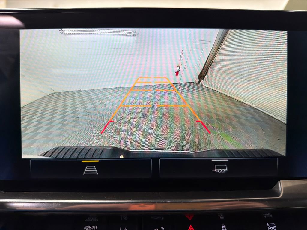 Used 2025 Chevrolet Silverado 2500 LT w/ Convenience Package image 27