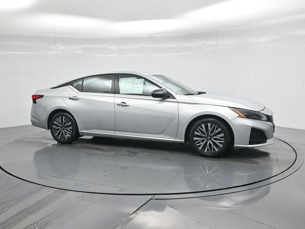 Used 2023 Nissan Altima 2.5 SV image 10
