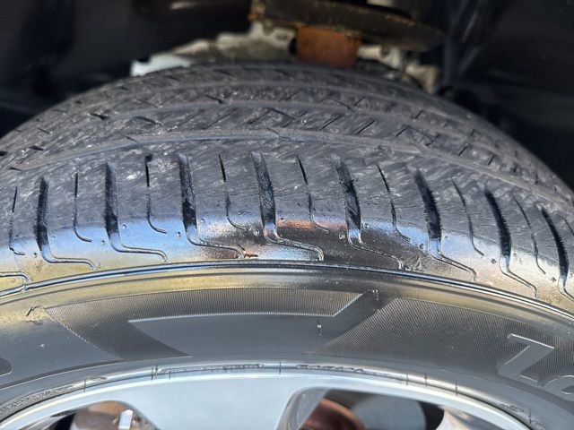Used 2019 Jeep Cherokee Limited AWD/4WD image 14