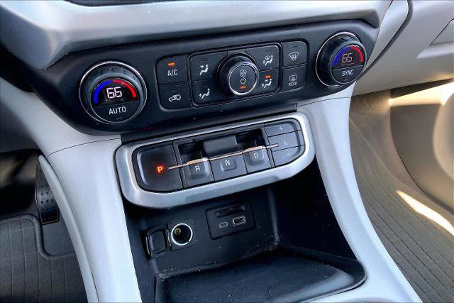 Used 2020 GMC Acadia SLT w/ LPO, Floor Liner Package FWD image 31