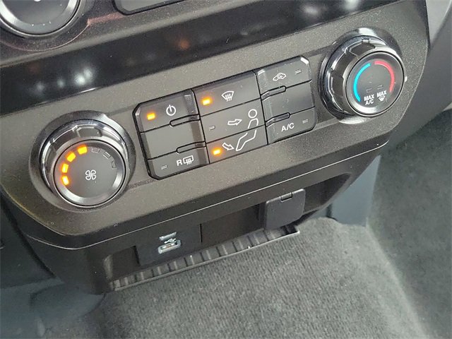 Certified 2022 Ford F350 XLT w/ Black Appearance Package image 24