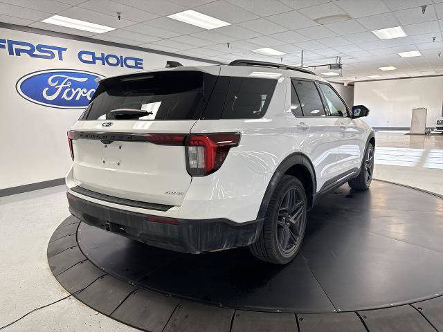 Certified 2025 Ford Explorer ST-Line w/ ST-Line Street Pack AWD/4WD image 8