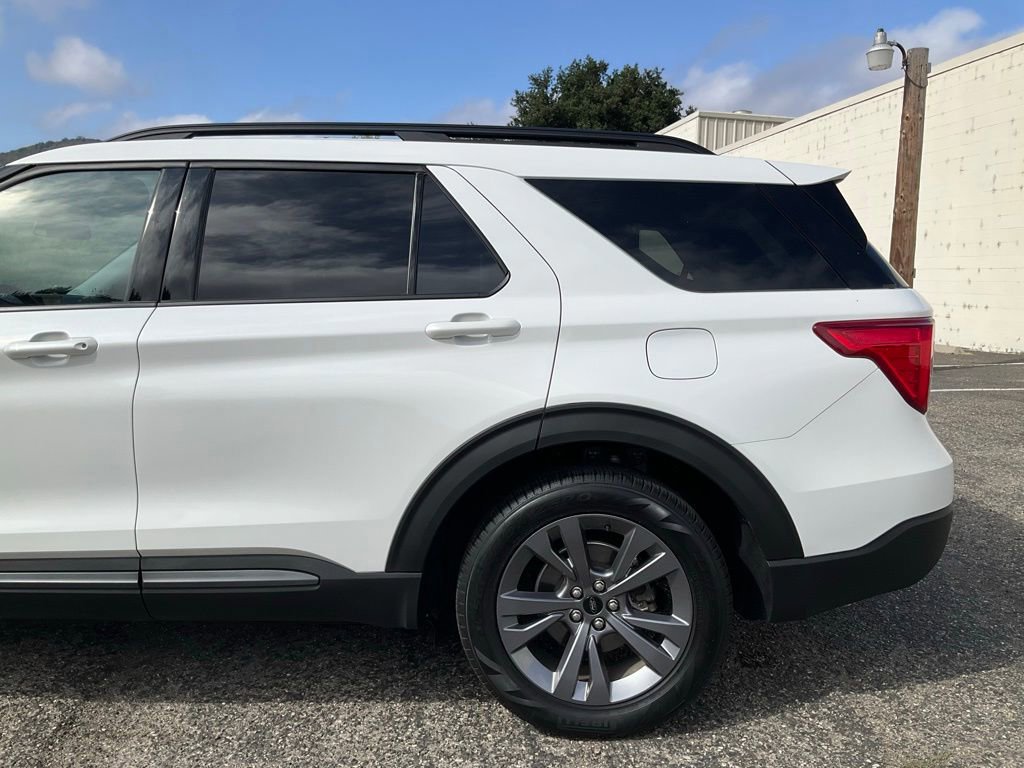 Certified 2022 Ford Explorer XLT w/ Equipment Group 202A image 8