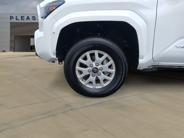 Used 2025 Toyota Tacoma SR5 AWD/4WD image 14