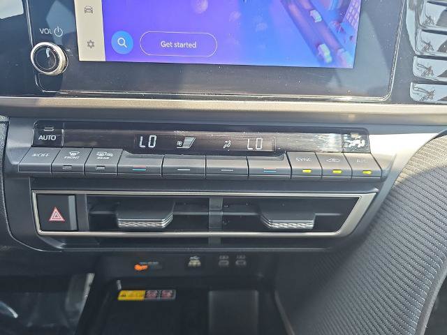 Used 2025 Toyota Camry SE FWD image 22