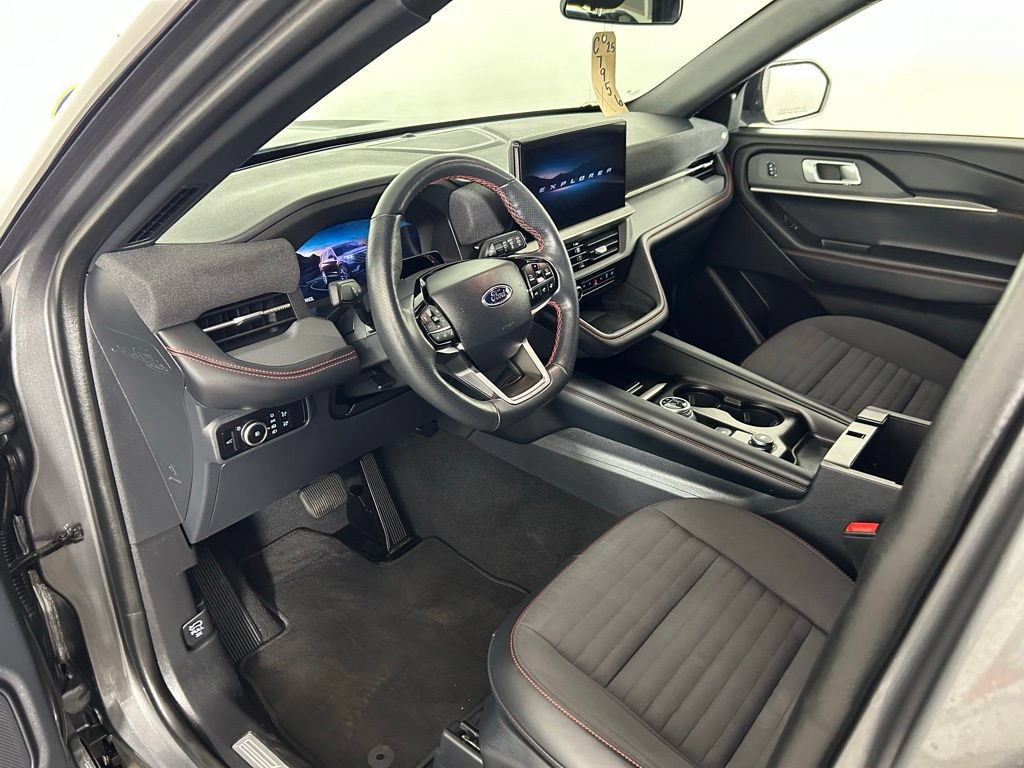 Certified 2025 Ford Explorer ST-Line w/ ST-Line Street Pack AWD/4WD image 13