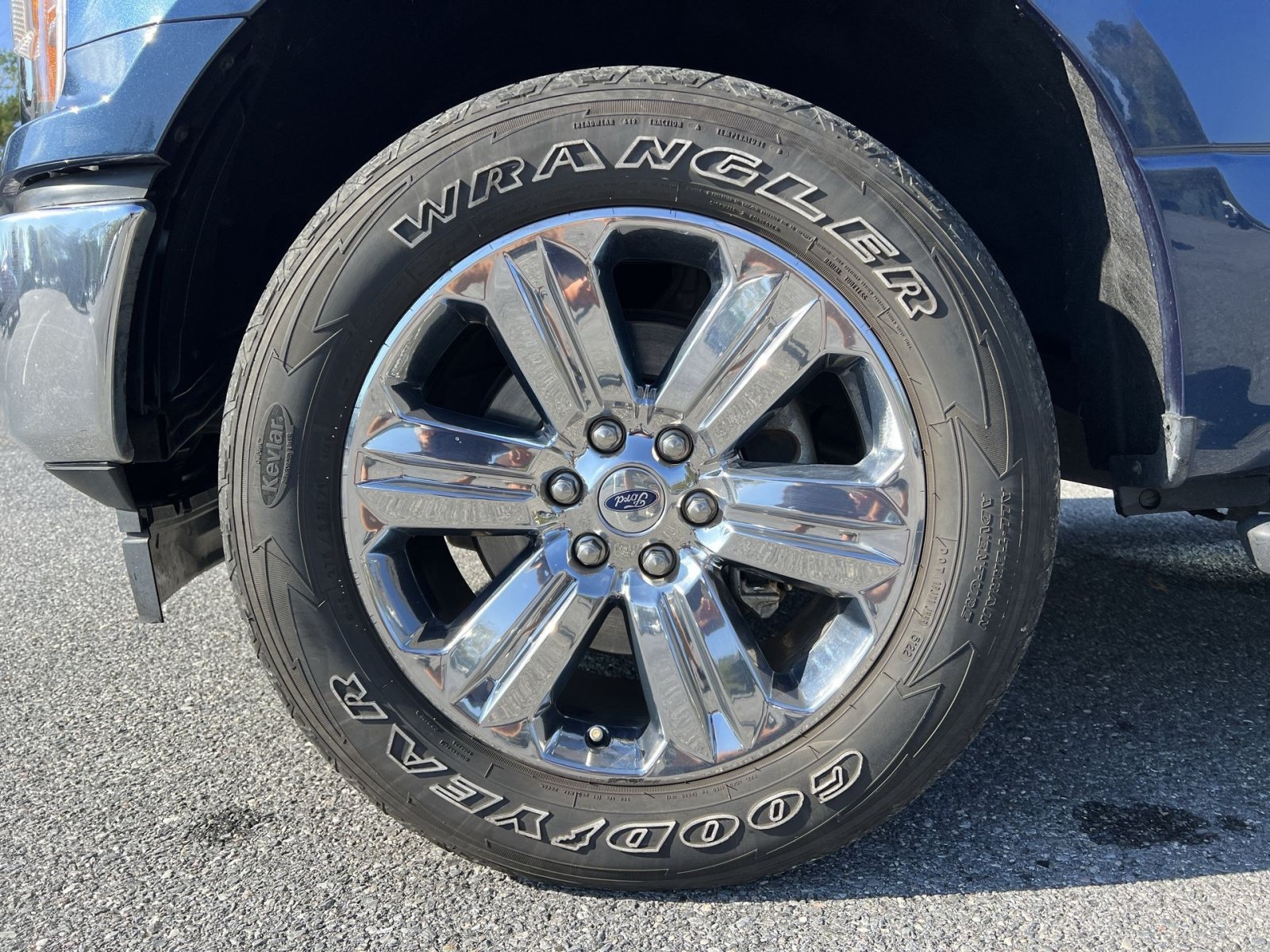 Certified 2019 Ford F150 XLT w/ Equipment Group 302A Luxury AWD/4WD image 12