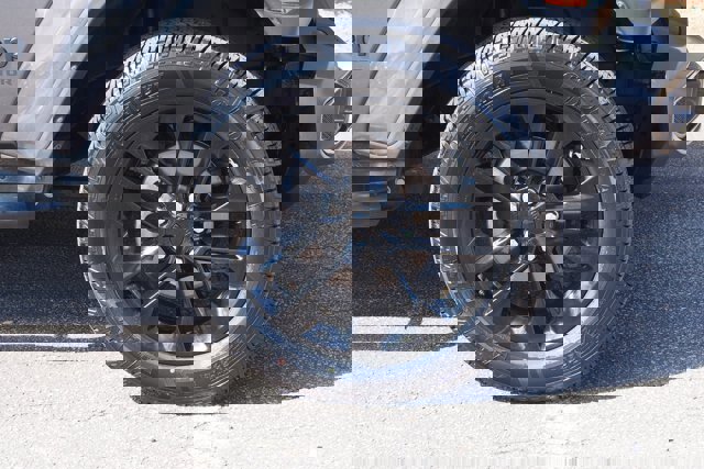 Used 2022 Jeep Gladiator Sport image 10