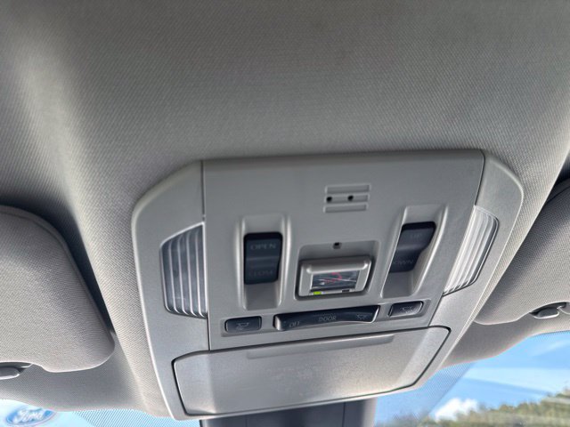 Used 2023 Toyota Highlander XLE AWD/4WD image 45