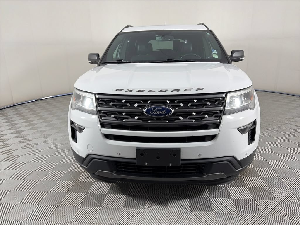 Certified 2018 Ford Explorer XLT w/ Equipment Group 202A AWD/4WD image 2