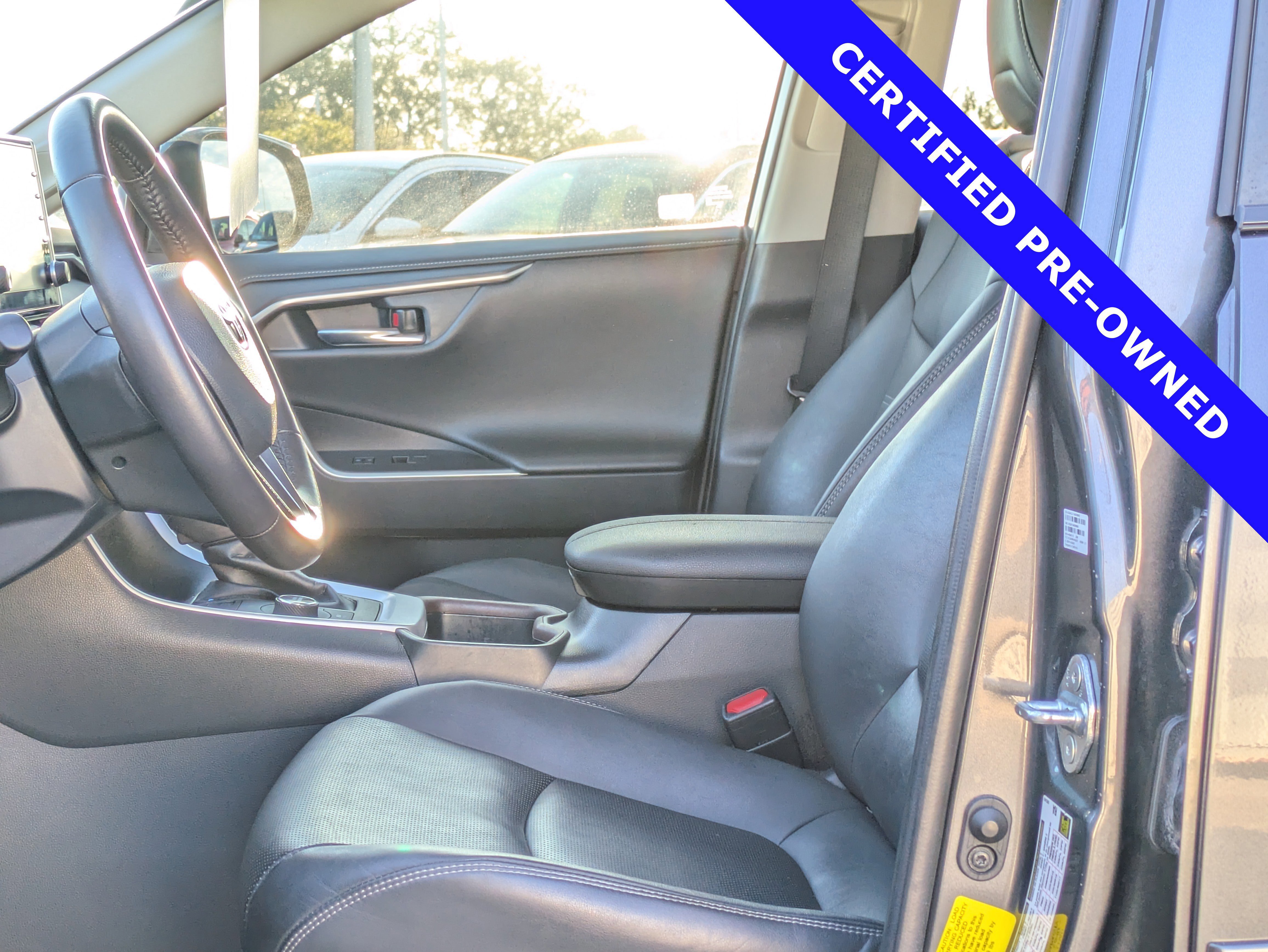 Used 2022 Toyota RAV4 Limited image 21