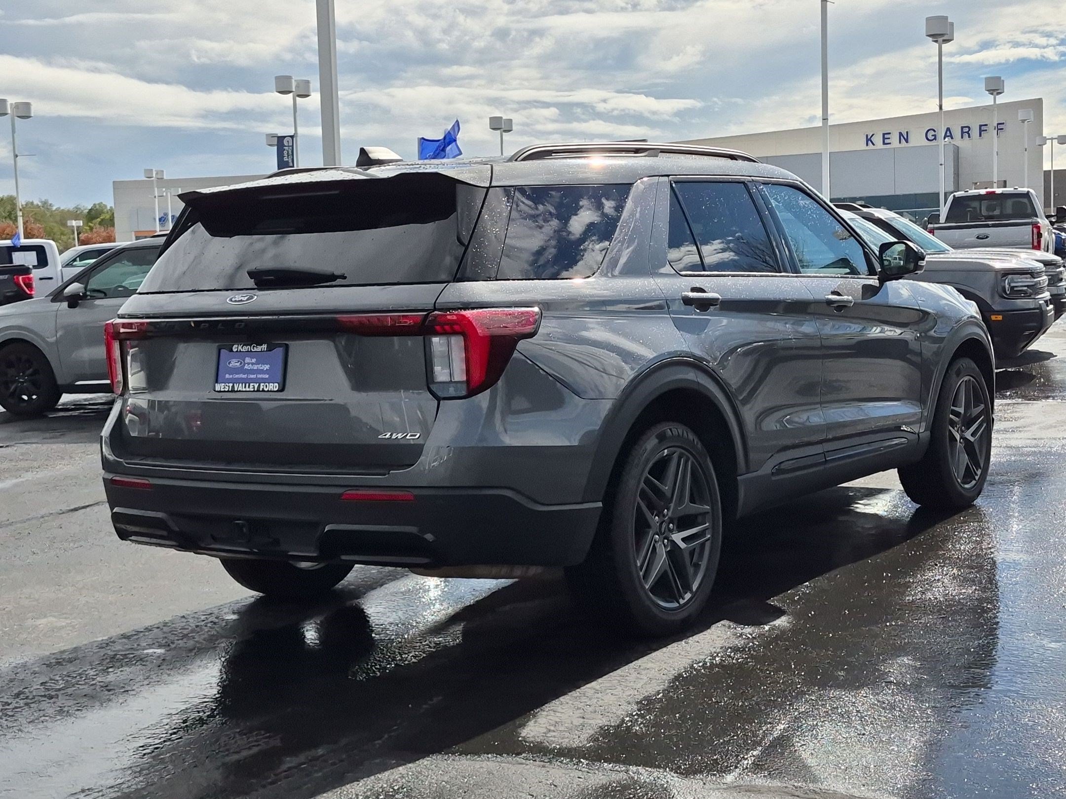Certified 2025 Ford Explorer ST-Line w/ ST-Line Street Pack AWD/4WD image 3