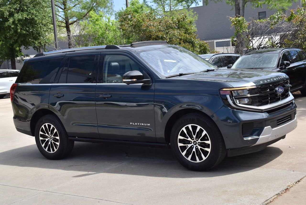 Certified 2025 Ford Expedition Platinum AWD/4WD image 12