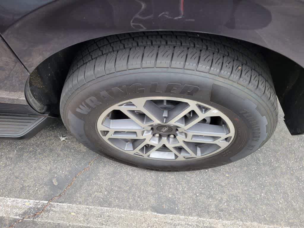 Certified 2025 Ford Expedition Max Active RWD image 3