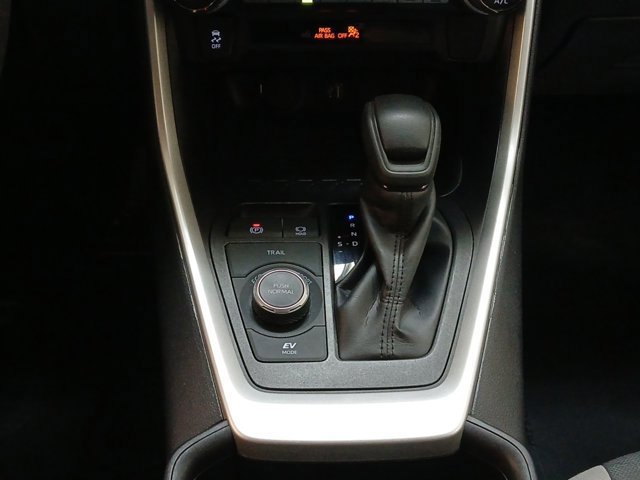 Used 2025 Toyota RAV4 XLE image 15