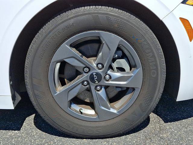 Used 2022 Kia K5 LXS image 8