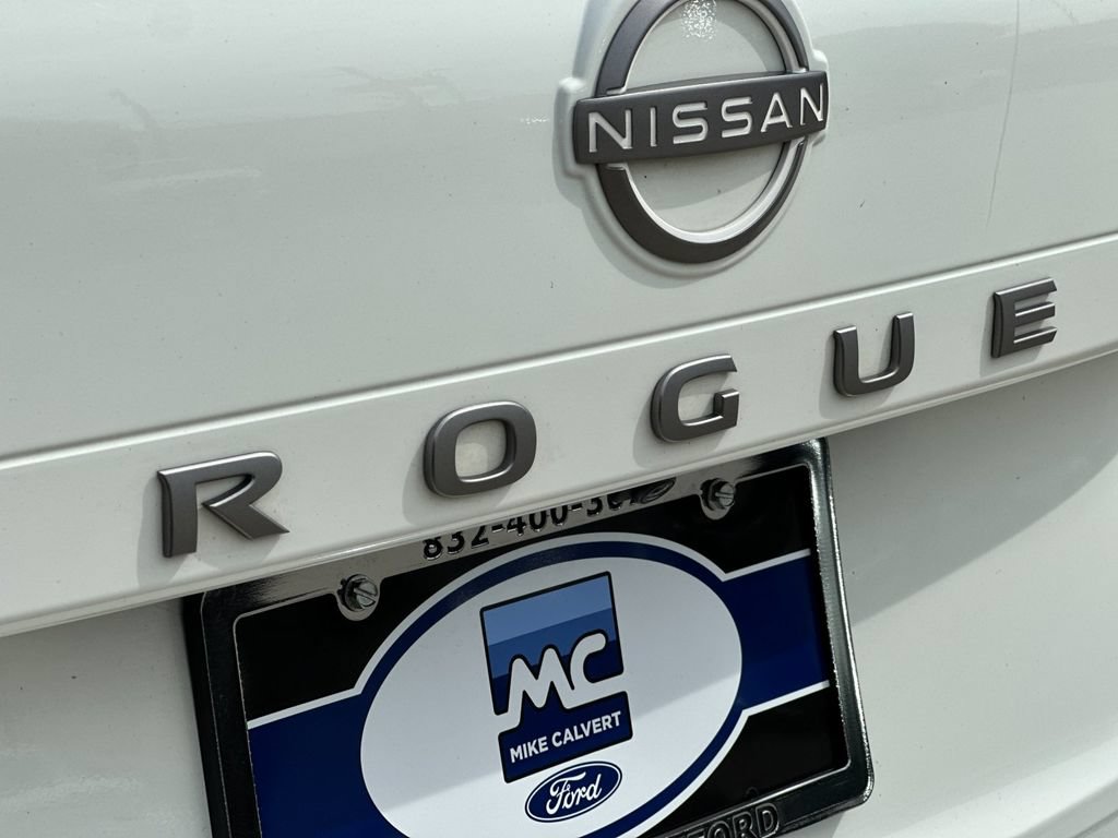 Used 2024 Nissan Rogue S FWD image 27