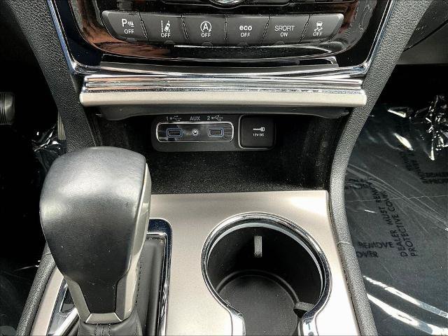 Used 2021 Jeep Grand Cherokee Laredo X AWD/4WD image 16