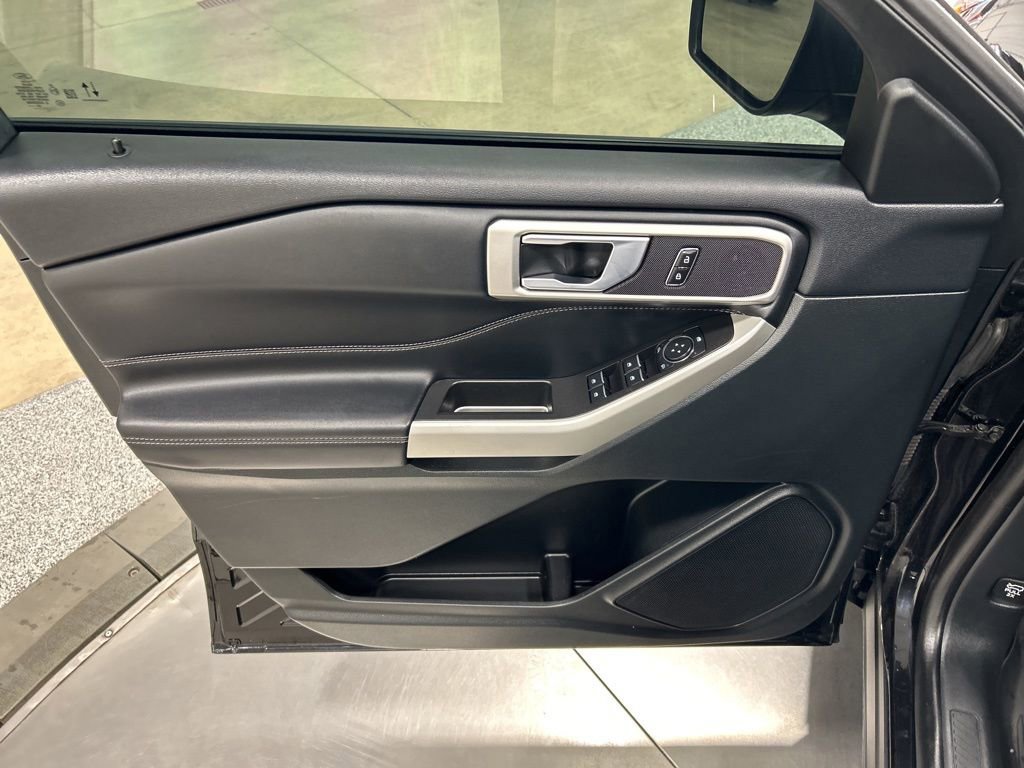 Certified 2023 Ford Explorer XLT w/ Equipment Group 202A image 15