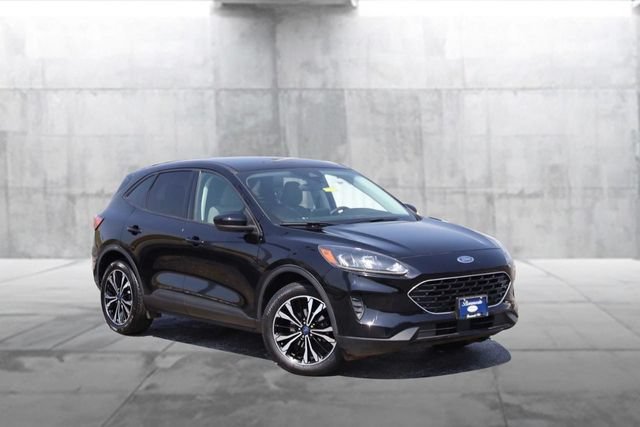 Certified 2022 Ford Escape SE w/ SE Sport Appearance Package FWD image 2
